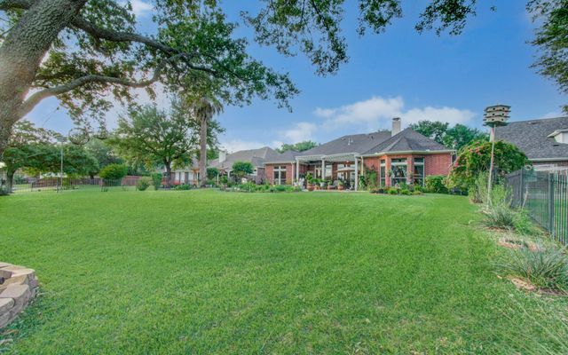 314 Bridge Crest Boulevard, Houston, TX 77082