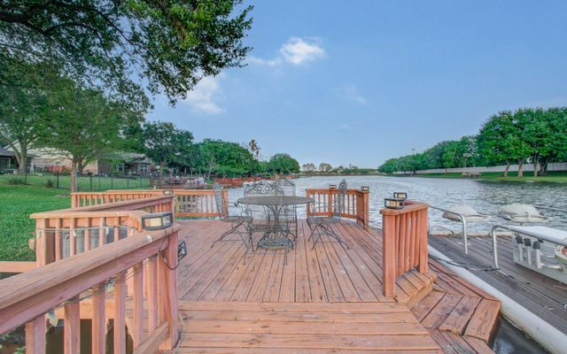 314 Bridge Crest Boulevard, Houston, TX 77082