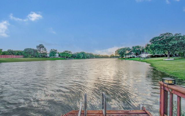 314 Bridge Crest Boulevard, Houston, TX 77082