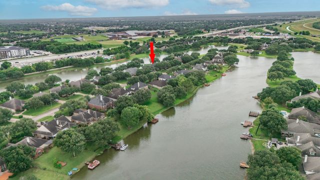 314 Bridge Crest Boulevard, Houston, TX 77082