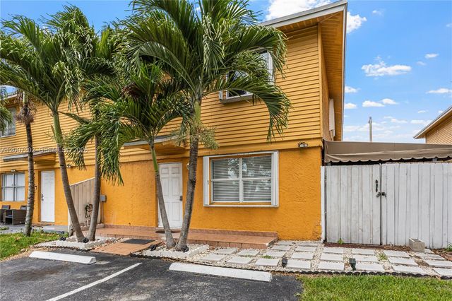 203 NE 12th Ave 203, Homestead, FL 33030