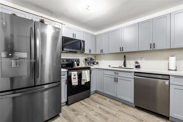 203 NE 12th Ave 203, Homestead, FL 33030