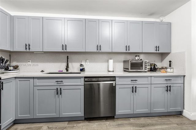 203 NE 12th Ave 203, Homestead, FL 33030