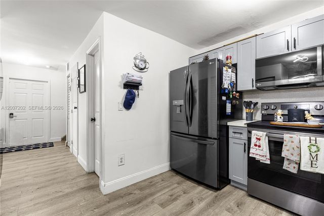 203 NE 12th Ave 203, Homestead, FL 33030