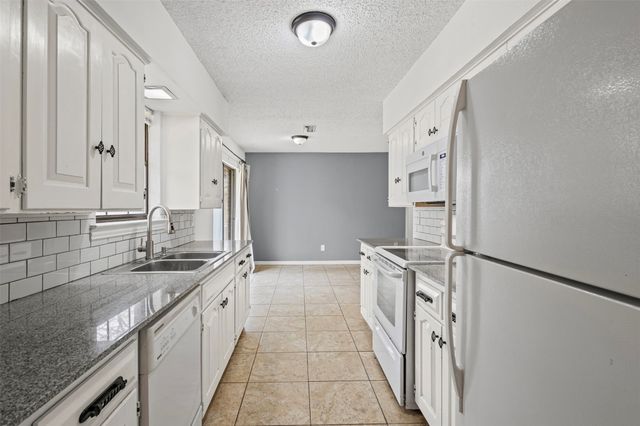 602 N Clay Street, Ennis, TX 75119