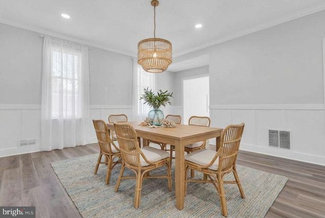 9 GLEN CT, Barnegat, NJ 08005