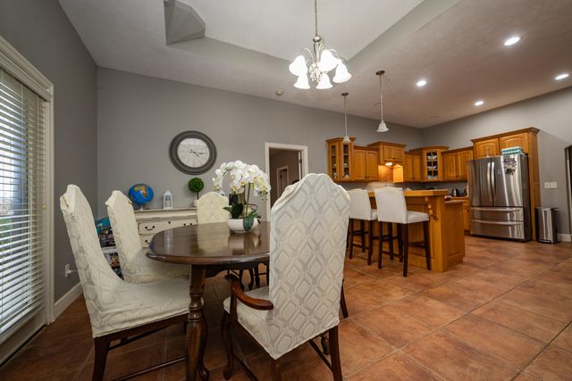 624 N Maplewood Hills Road, Nixa, MO 65714