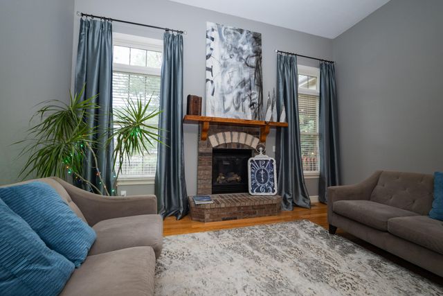 624 N Maplewood Hills Road, Nixa, MO 65714