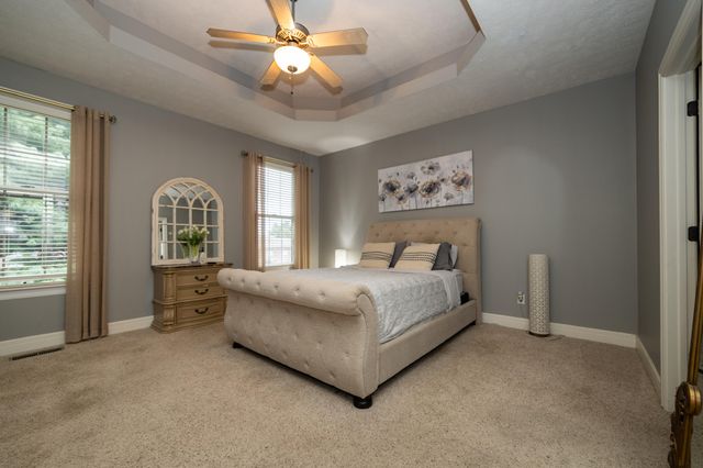 624 N Maplewood Hills Road, Nixa, MO 65714