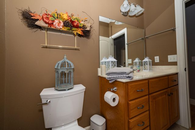 624 N Maplewood Hills Road, Nixa, MO 65714