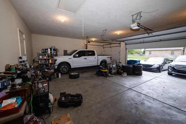 624 N Maplewood Hills Road, Nixa, MO 65714