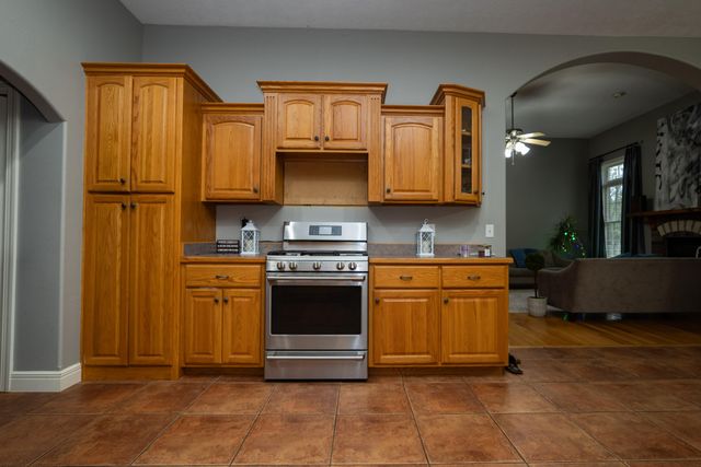 624 N Maplewood Hills Road, Nixa, MO 65714