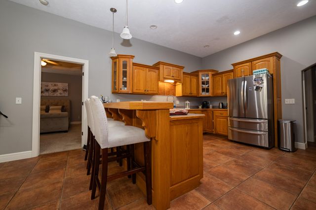 624 N Maplewood Hills Road, Nixa, MO 65714