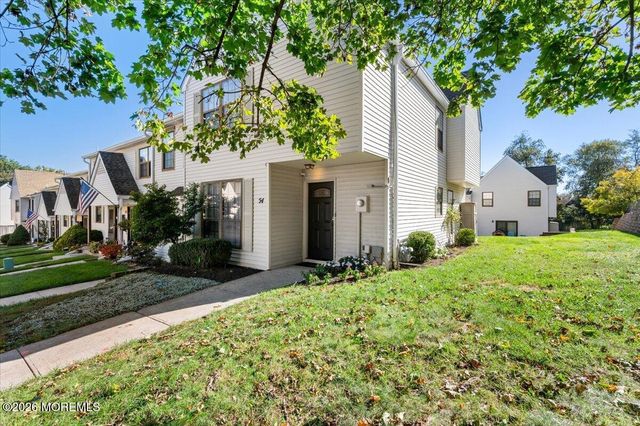 54 Queens Way, Englishtown, NJ 07726