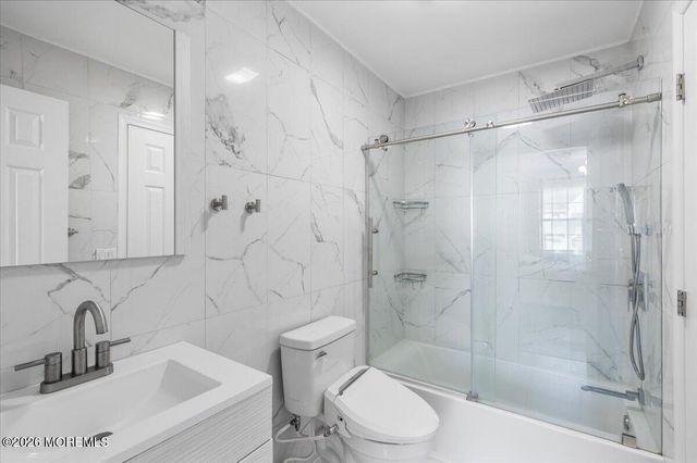 54 Queens Way, Englishtown, NJ 07726