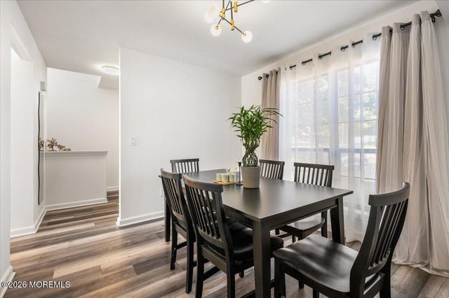 54 Queens Way, Englishtown, NJ 07726