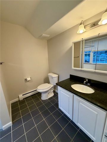 3 Admiralty Drive 3-3, Middletown, RI 02842