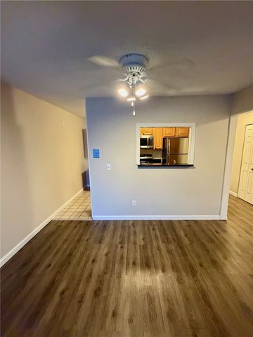 3 Admiralty Drive 3-3, Middletown, RI 02842