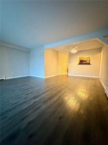 3 Admiralty Drive 3-3, Middletown, RI 02842