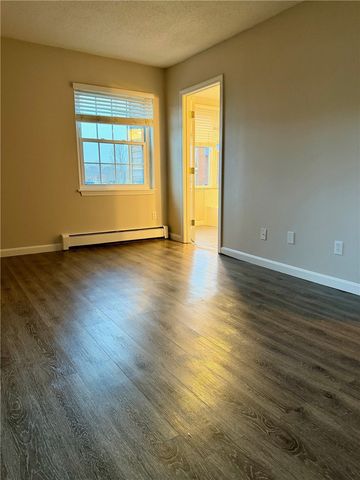 3 Admiralty Drive 3-3, Middletown, RI 02842