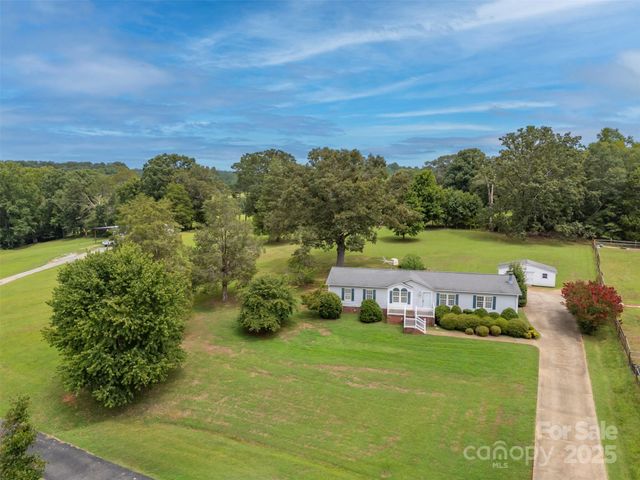 198 Twin Creeks Road, Mooresboro, NC 28114