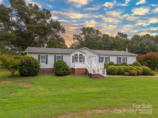 198 Twin Creeks Road, Mooresboro, NC 28114