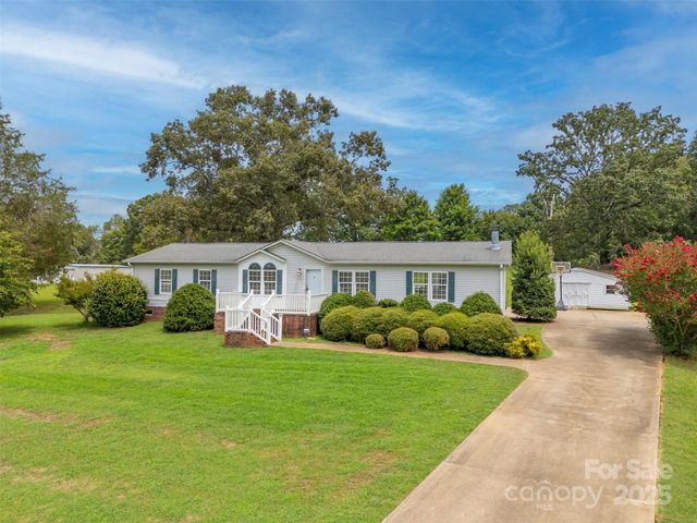198 Twin Creeks Road, Mooresboro, NC 28114
