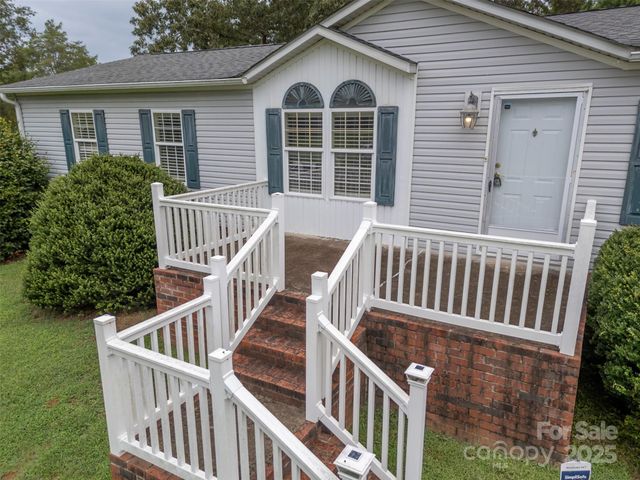 198 Twin Creeks Road, Mooresboro, NC 28114