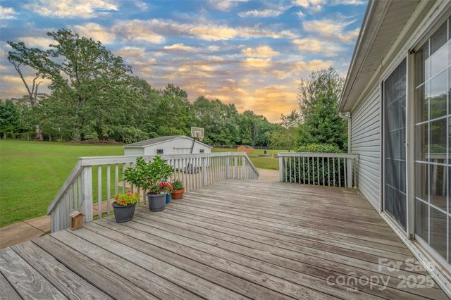 198 Twin Creeks Road, Mooresboro, NC 28114