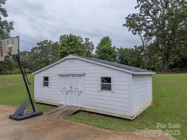 198 Twin Creeks Road, Mooresboro, NC 28114