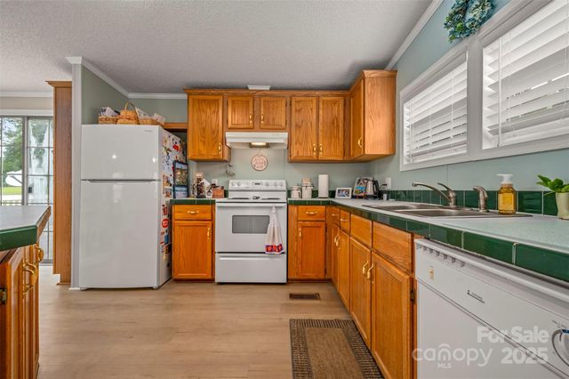 198 Twin Creeks Road, Mooresboro, NC 28114