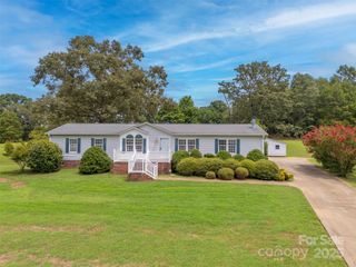 198 Twin Creeks Road, Mooresboro, NC 28114