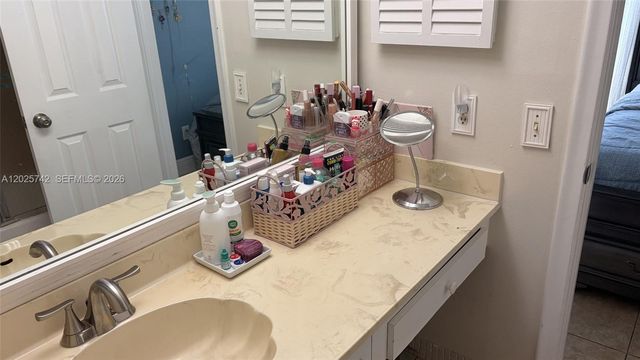 8982 Palm Tree Lane 8982, Pembroke Pines, FL 33024
