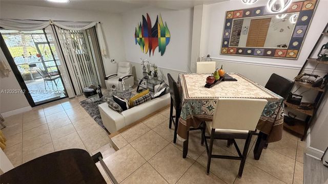 8982 Palm Tree Lane 8982, Pembroke Pines, FL 33024