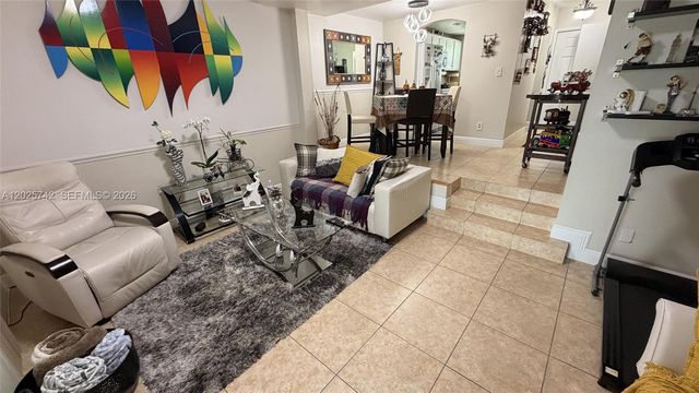 8982 Palm Tree Lane 8982, Pembroke Pines, FL 33024