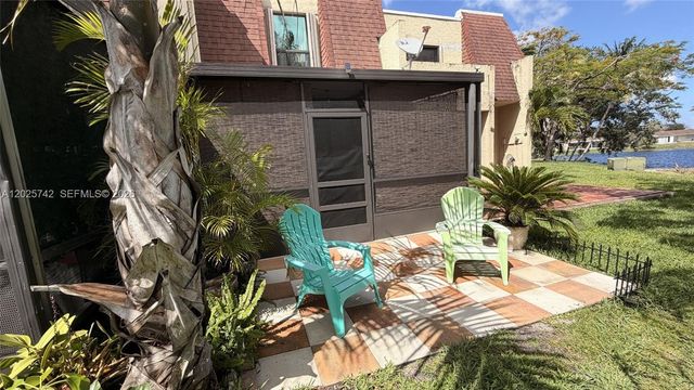 8982 Palm Tree Lane 8982, Pembroke Pines, FL 33024