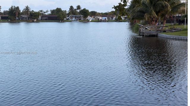 8982 Palm Tree Lane 8982, Pembroke Pines, FL 33024
