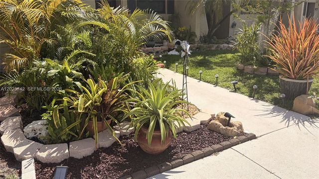 8982 Palm Tree Lane 8982, Pembroke Pines, FL 33024