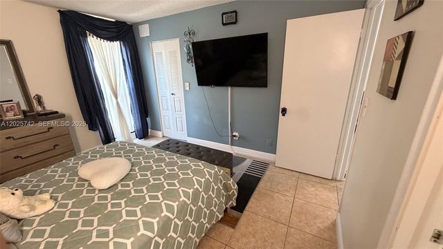 8982 Palm Tree Lane 8982, Pembroke Pines, FL 33024