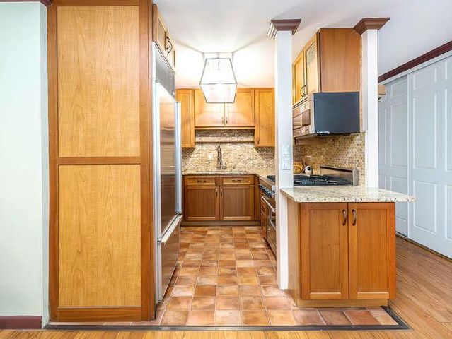 225 E 57th Street 1L, New York (manhattan), NY 10022