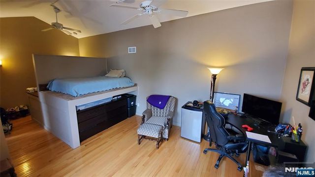 705 Mainsail Lane, Secaucus, NJ 07094