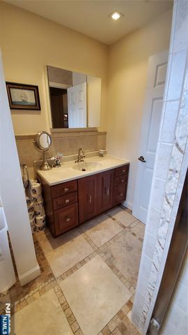 705 Mainsail Lane, Secaucus, NJ 07094