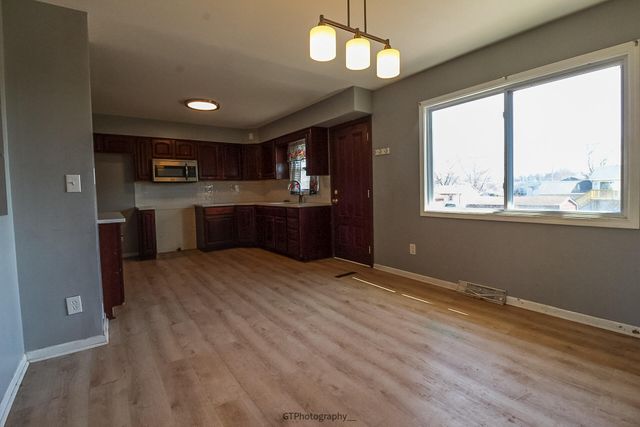 1129 S Dekalb Street, Hobart, IN 46342
