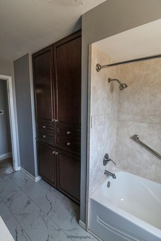 1129 S Dekalb Street, Hobart, IN 46342
