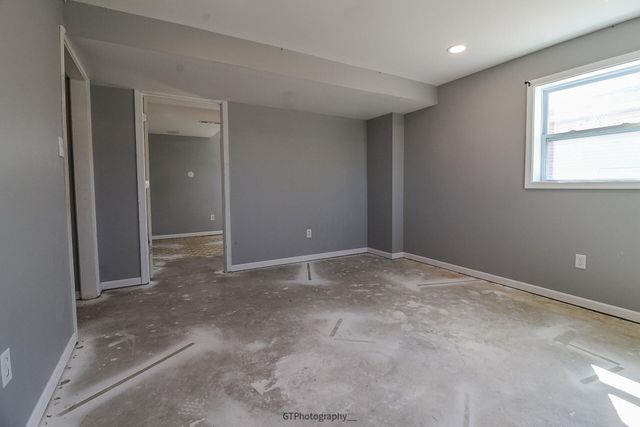 1129 S Dekalb Street, Hobart, IN 46342