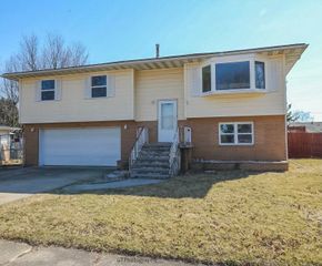 1129 S Dekalb Street, Hobart, IN 46342