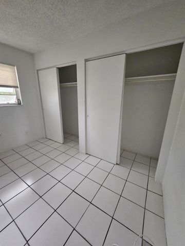 1150 NE 17th Court 15, Fort Lauderdale, FL 33305