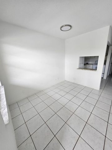 1150 NE 17th Court 15, Fort Lauderdale, FL 33305