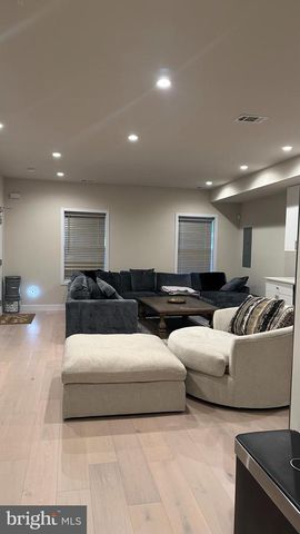 235 VALLEY AVE SE, Washington, DC 20032