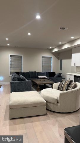 235 VALLEY AVE SE, Washington, DC 20032